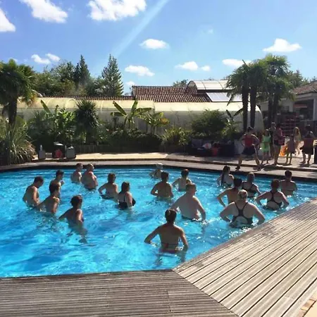 Camping - Piscine - Eechfc