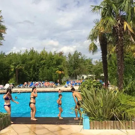 Campsite - Piscine - Eechfc Mezos