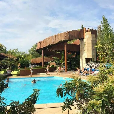 - Piscine - Eechfc * Mezos