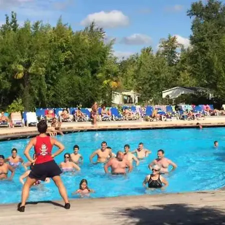 Camping - Piscine - Eechfc